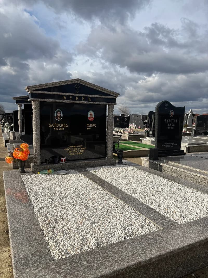 Kompletan servis za nadgrobne spomenike