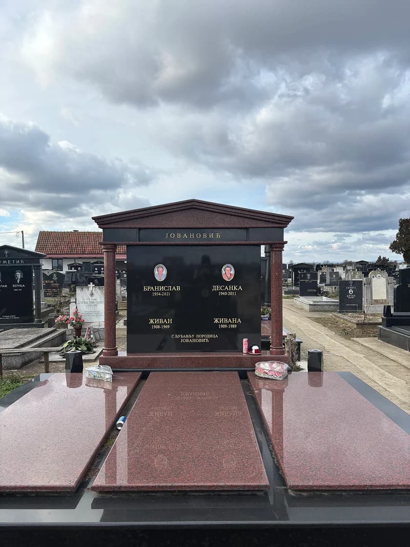 Mermerni nadgrobni spomenici